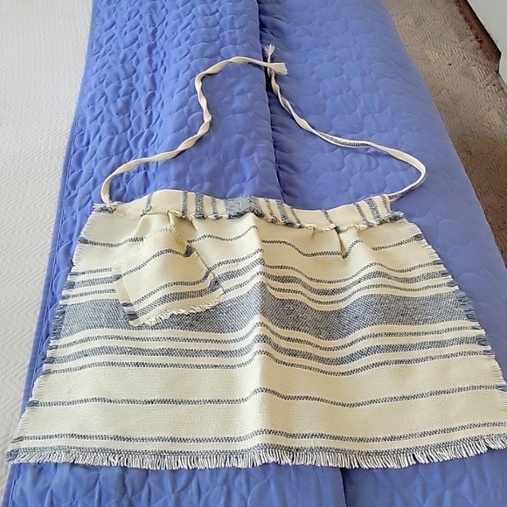 Au Terroir Hand-Loomed Woven Half Apron Canada